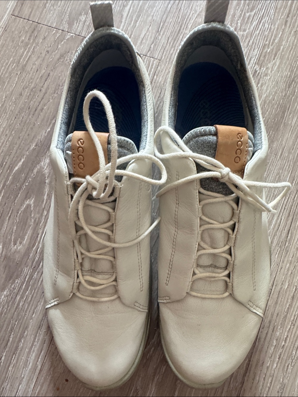 Ecco Men's Cream Leather Sneakers with Tan Tongue Tabs
